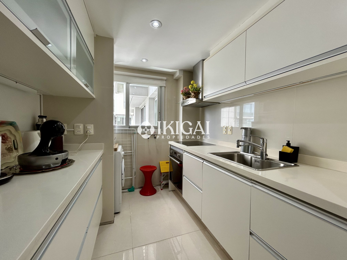 Apartamento ID.136 - VENTA DE APARTAMENTO DE 2 DORMITORIOS Y 2 BAÑOS ( 1 SUITE) PLAYA MANSA, PUNTA DEL ESTE 