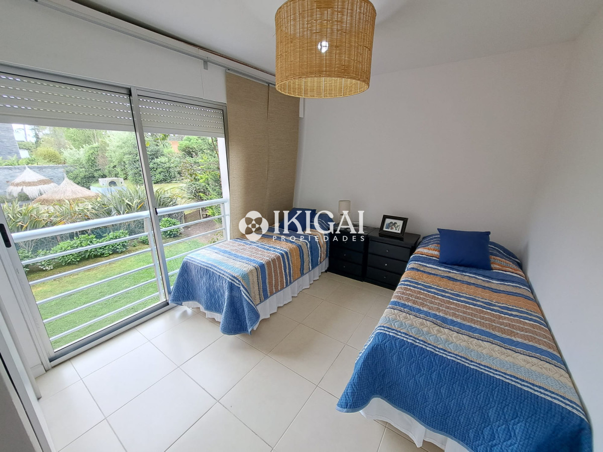 Apartamento ID.66 - VENTA APARTAMENTO 2 BAÑOS 1 SUITE PLAYA MANSA PUNTA DEL ESTE