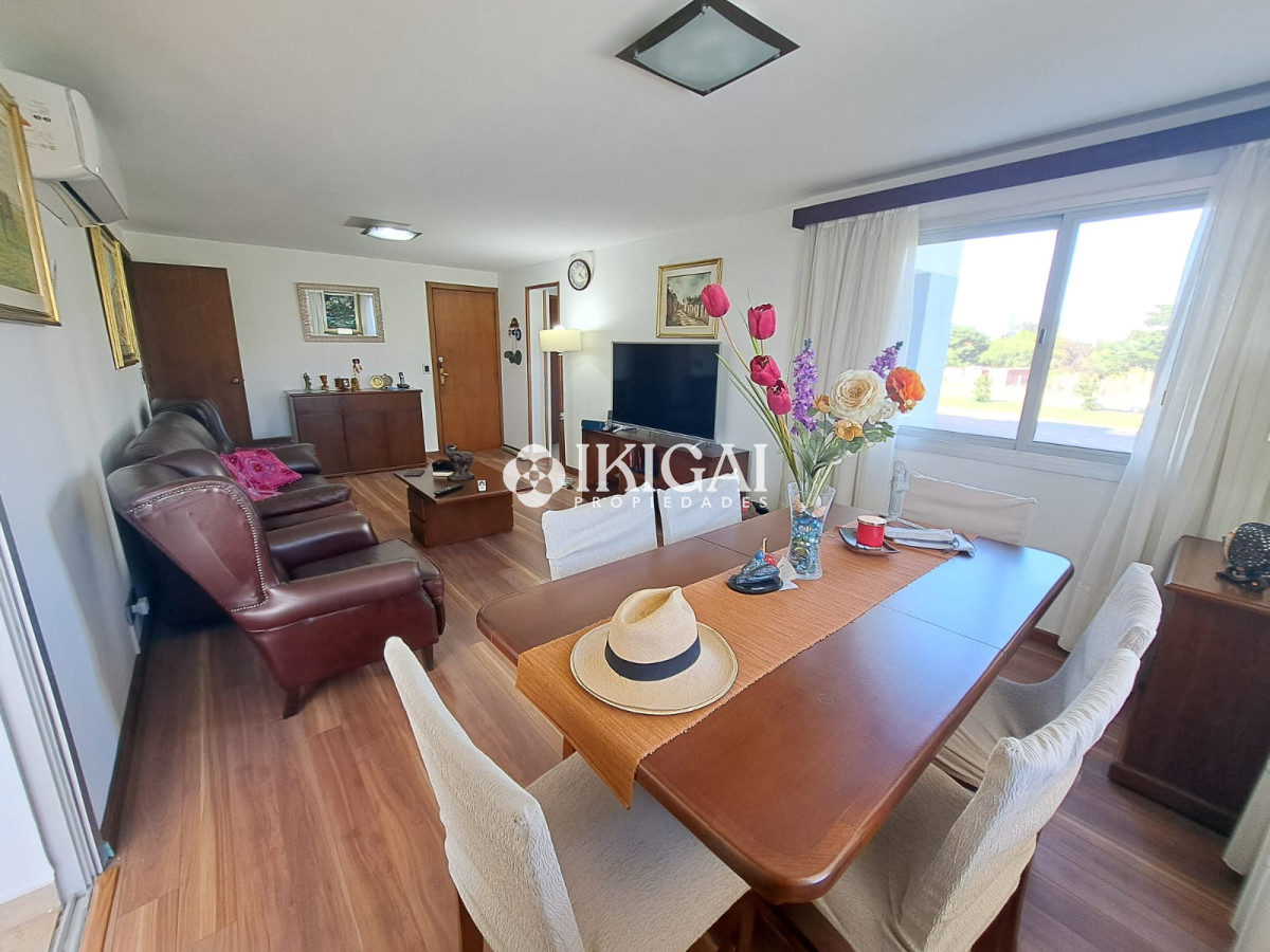 Apartamento ID.59 - VENTA APARTAMENTO 3 DORMITORIOS 2 BAÑOS 1 SUITE PLAYA MANSA PUNTA DEL ESTE