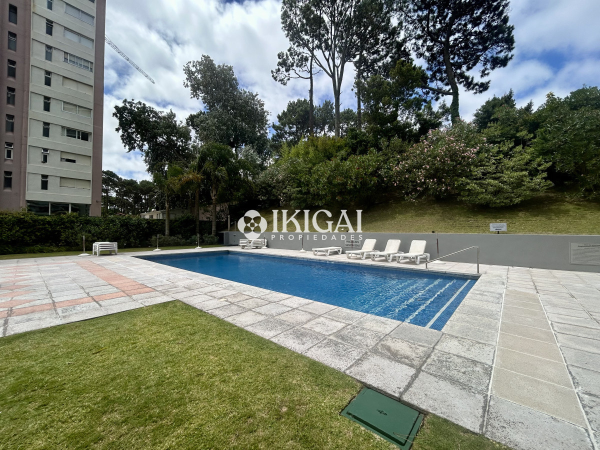 Apartamento ID.268 - VENTA DE APARTAMENTO DE 3 DORITORIOS Y 2 BAÑOS (1 SUITE) Av ROSSEVELT, PUNTA DEL ESTE 