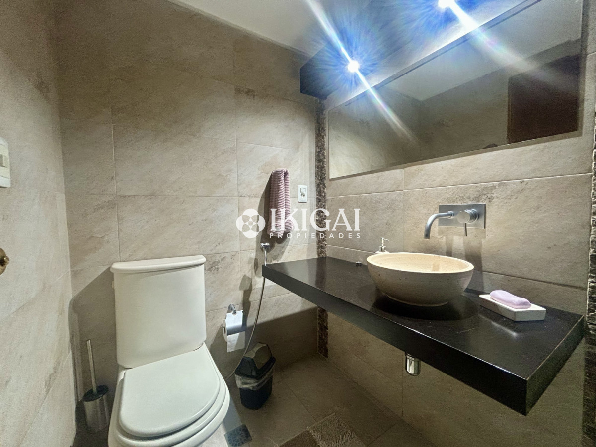 Apartamento ID.1031 - Venta apartamento de 3 dormitorios y 2 baños, Av Roosevelt Punta del Este 