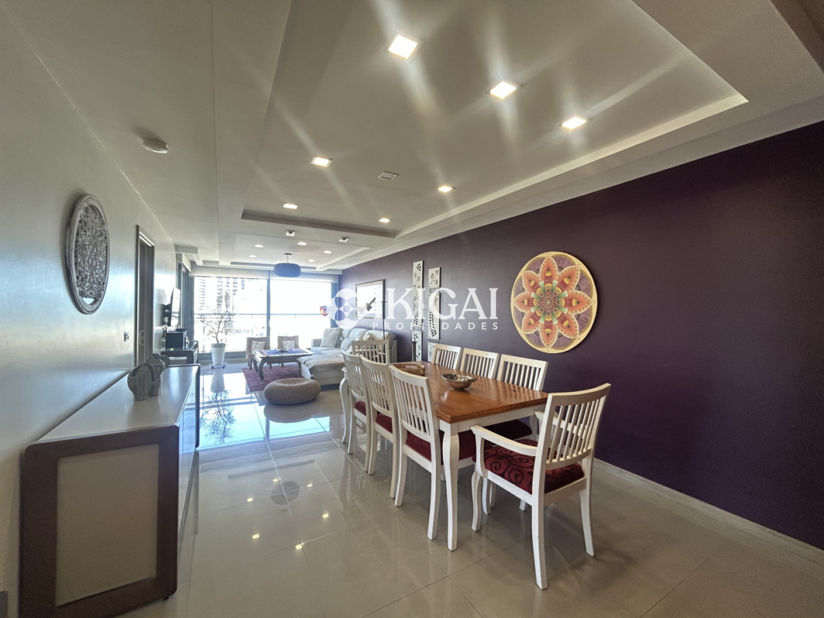 Apartamento ID.984 - Venta apartamento de 2 dormitorios, 3 baños y doble garage en brava.