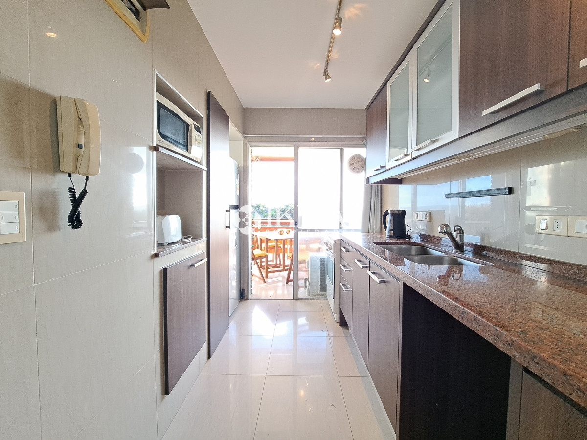 Apartamento ID.63 - VENTA APARTAMENTO 3 DORMITORIOS 2 BAÑOS PLAYA MANSA PUNTA DEL ESTE