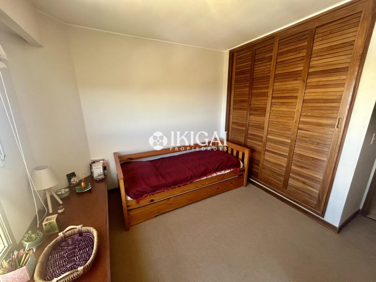 Apartamento ID.1031 - Venta apartamento de 3 dormitorios y 2 baños, Av Roosevelt Punta del Este 