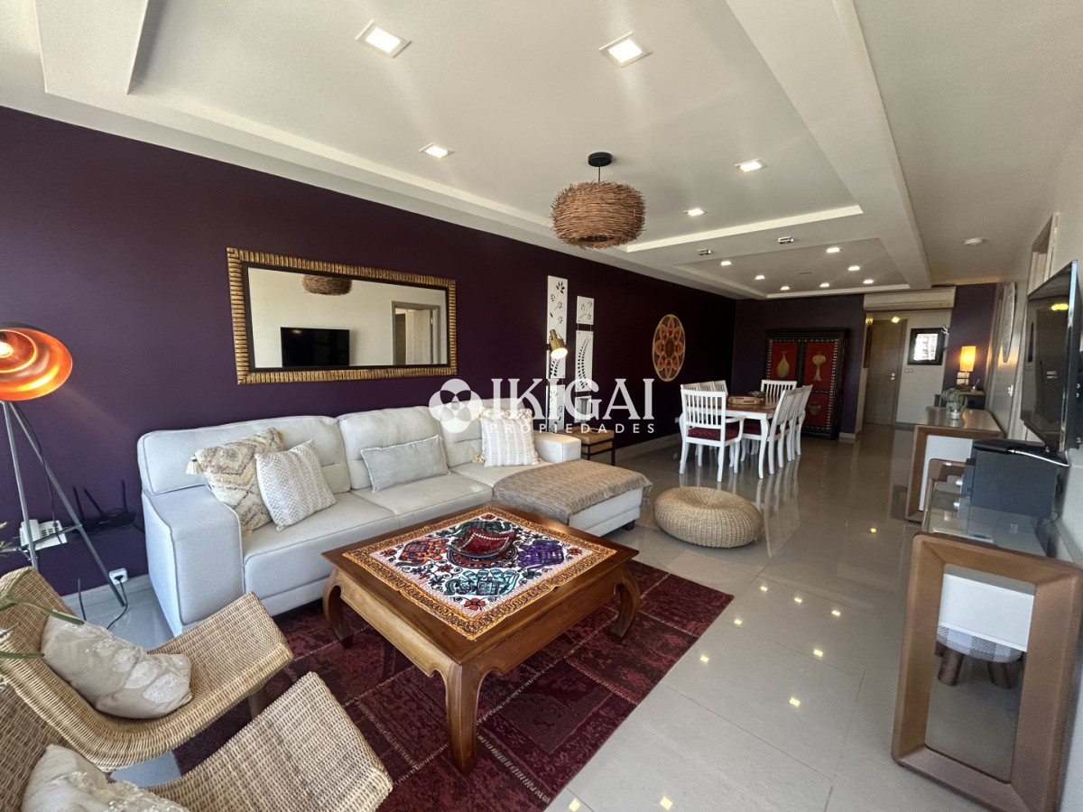 Apartamento ID.984 - Venta apartamento de 2 dormitorios, 3 baños y doble garage en brava.