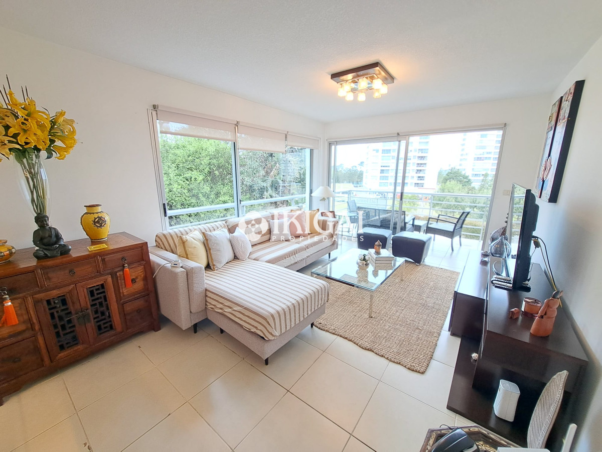 Apartamento ID.66 - VENTA APARTAMENTO 2 BAÑOS 1 SUITE PLAYA MANSA PUNTA DEL ESTE