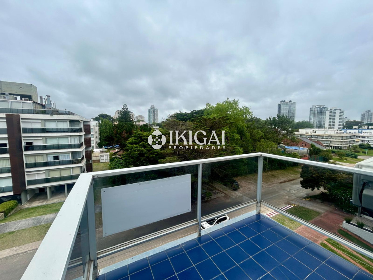 Apartamento ID.874 - ALQUILER APRATAMENTO DE 2 DORMITORIOS Y 2 BAÑOS, AYDI GRILL PUNTA DEL ESTE 