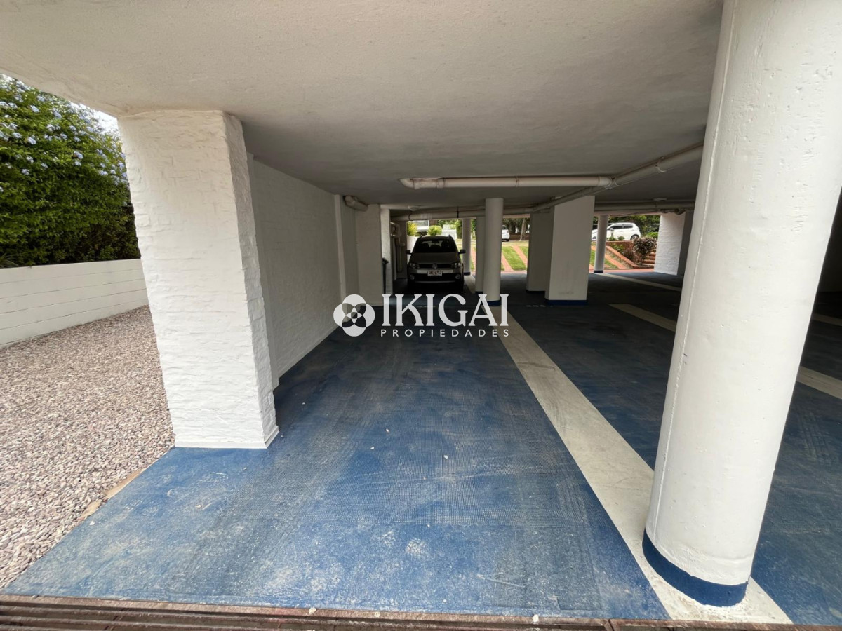 Apartamento ID.874 - ALQUILER APRATAMENTO DE 2 DORMITORIOS Y 2 BAÑOS, AYDI GRILL PUNTA DEL ESTE 