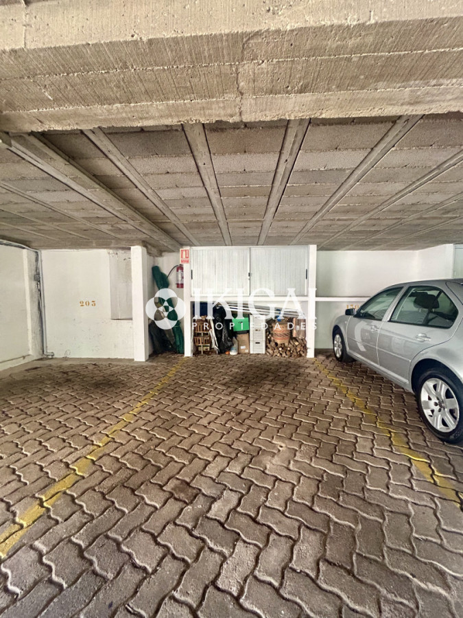 Apartamento ID.1031 - Venta apartamento de 3 dormitorios y 2 baños, Av Roosevelt Punta del Este 