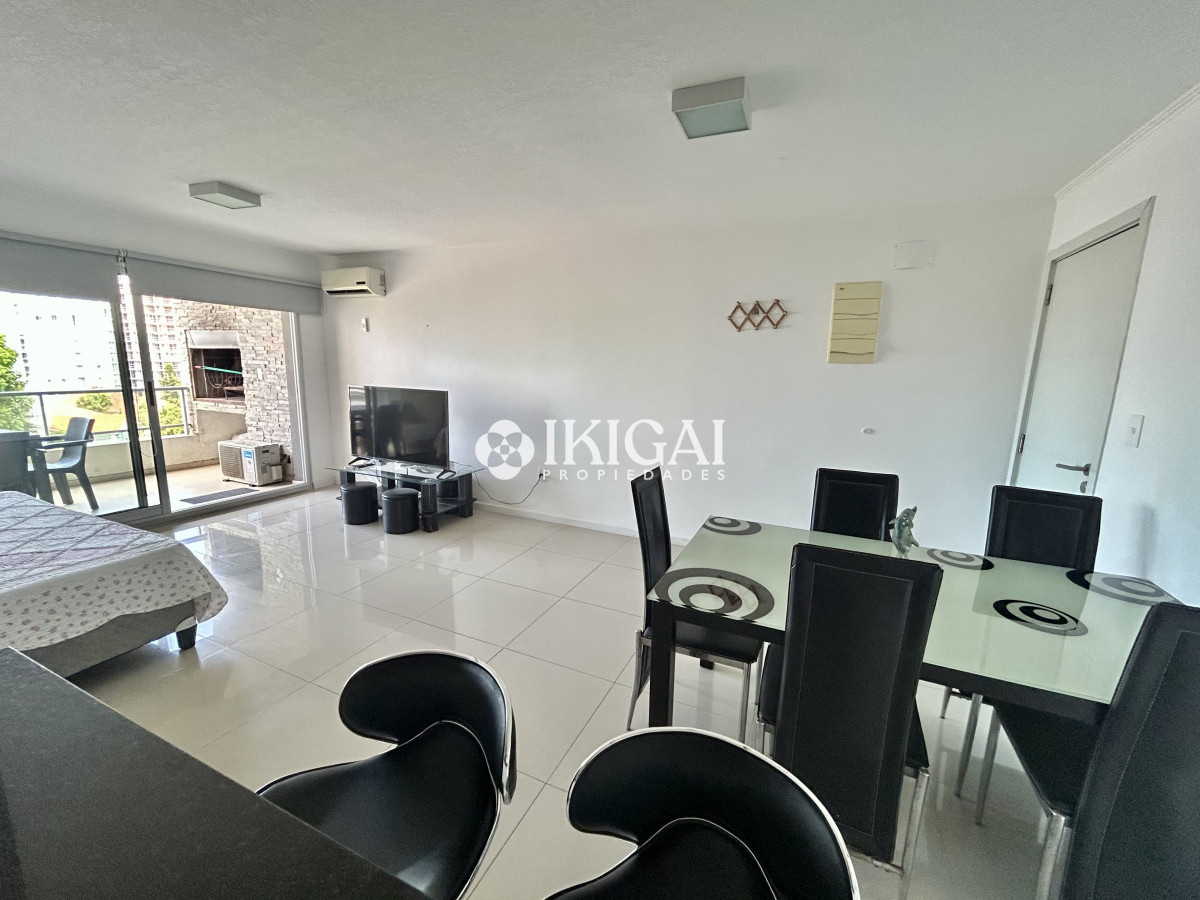 Apartamento ID.400 - VENTA DE APARTAMENTO DE 2 DORMITORIOS Y 2 BAÑOS, AYDI GRILL PUNTA DEL ESTE 