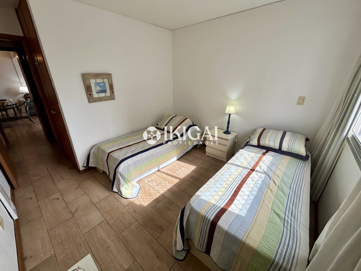 Apartamento ID.445 - VENTA DE APARTAMENTO DE 2 DORMITORIOS Y 2 BAÑOS CON SERVICIO PLAYA BRAVA, PUNTA DEL ESTE 