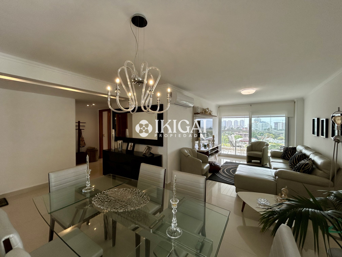 Apartamento ID.136 - VENTA DE APARTAMENTO DE 2 DORMITORIOS Y 2 BAÑOS ( 1 SUITE) PLAYA MANSA, PUNTA DEL ESTE 