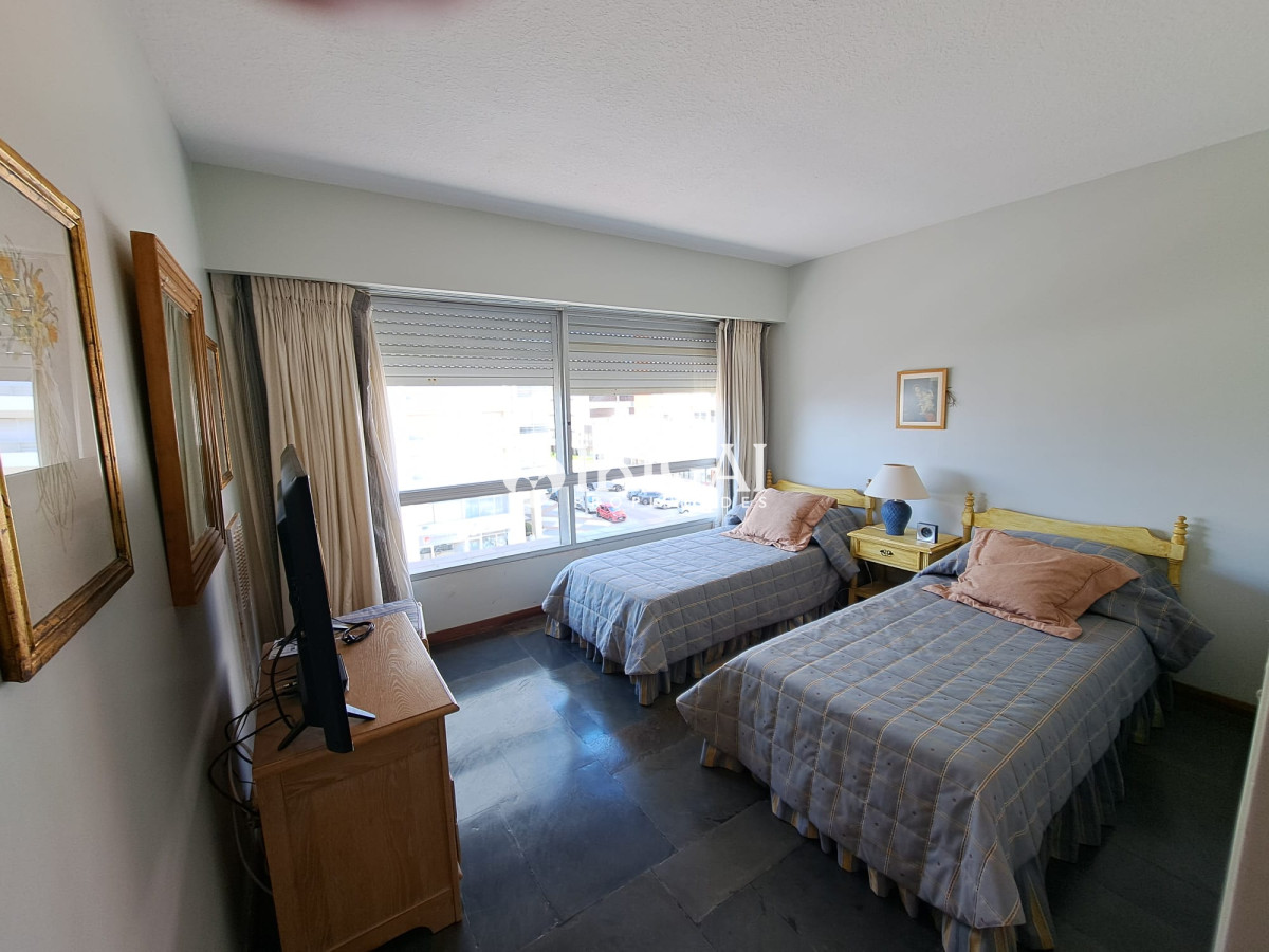 Apartamento ID.68 - VENTA DE APARTAMENTO 3 DORMITORIOS 2 BAÑOS 1 SUITE PENÍNSULA PUNTA DEL ESTE