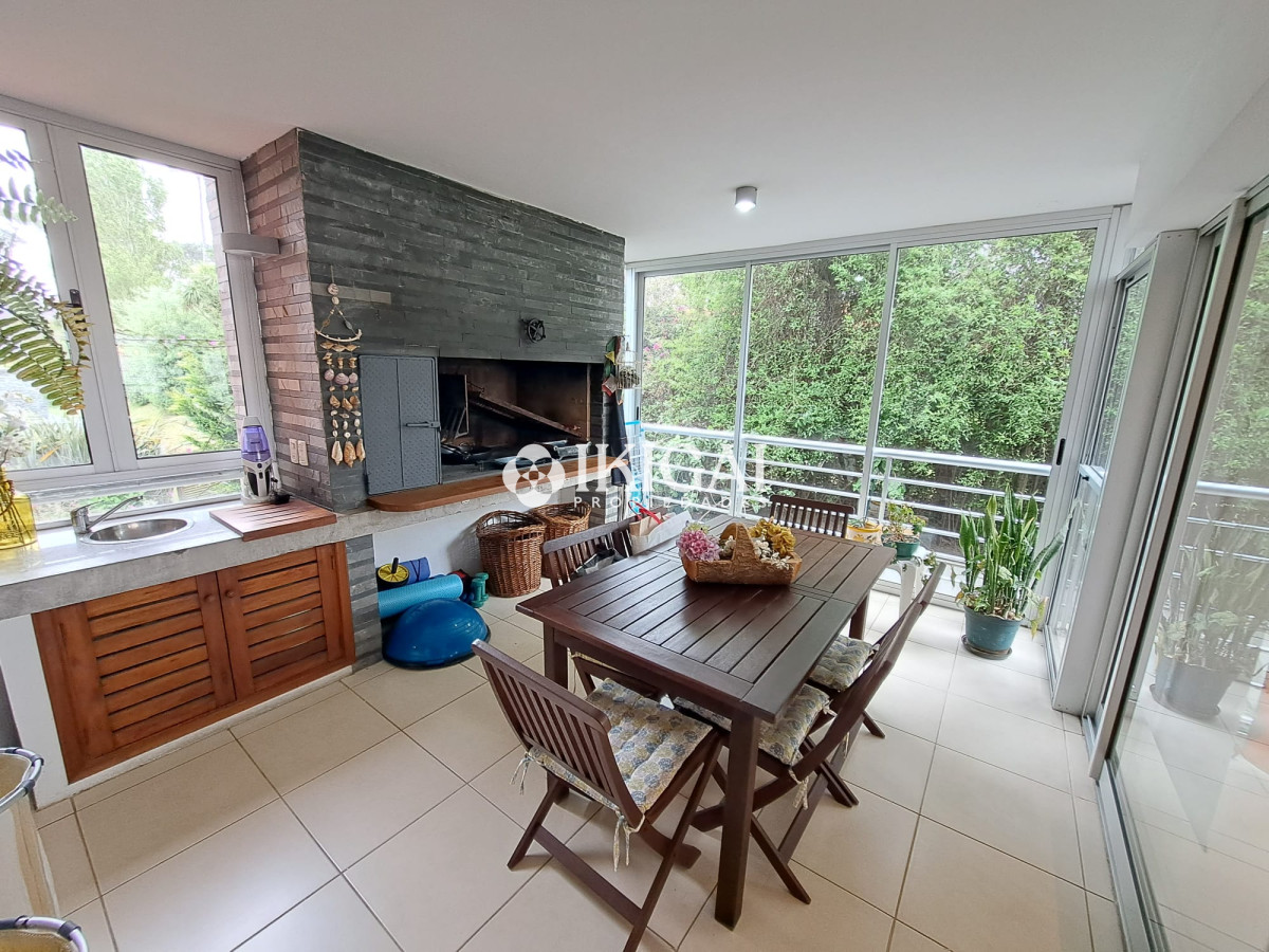Apartamento ID.66 - VENTA APARTAMENTO 2 BAÑOS 1 SUITE PLAYA MANSA PUNTA DEL ESTE