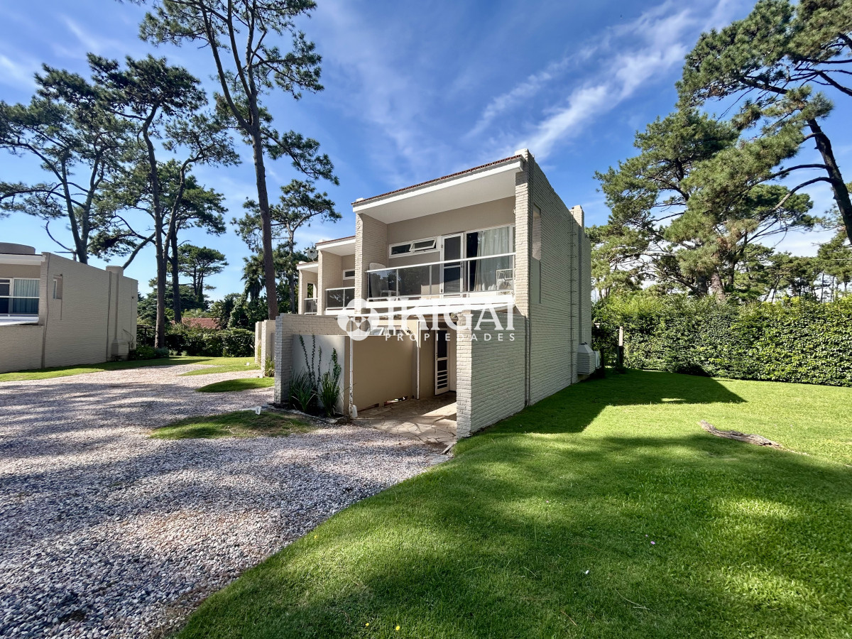 Casa ID.392 - VENTA DE CASA DE 2 DORMITORIOS Y 2 BAÑOS, PLAYA BRAVA, SAN RAFAEL PUNTA DEL ESTE 