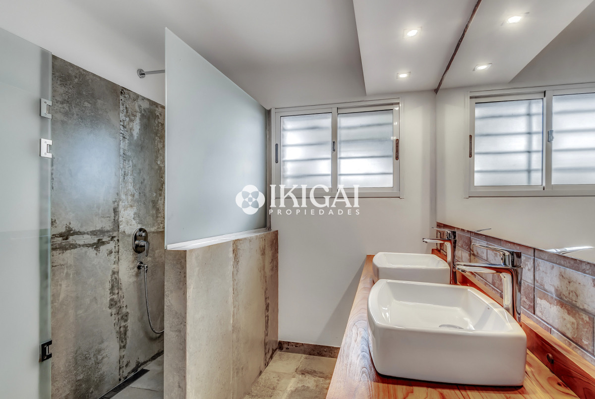 Casa ID.43 - Venta casa de 7 dormitorios y piscina en la peninsula 