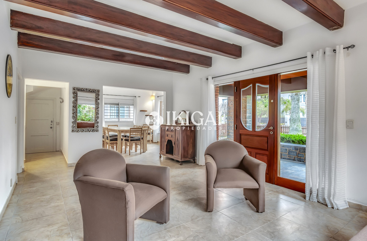 Casa ID.43 - Venta casa de 7 dormitorios y piscina en la peninsula 