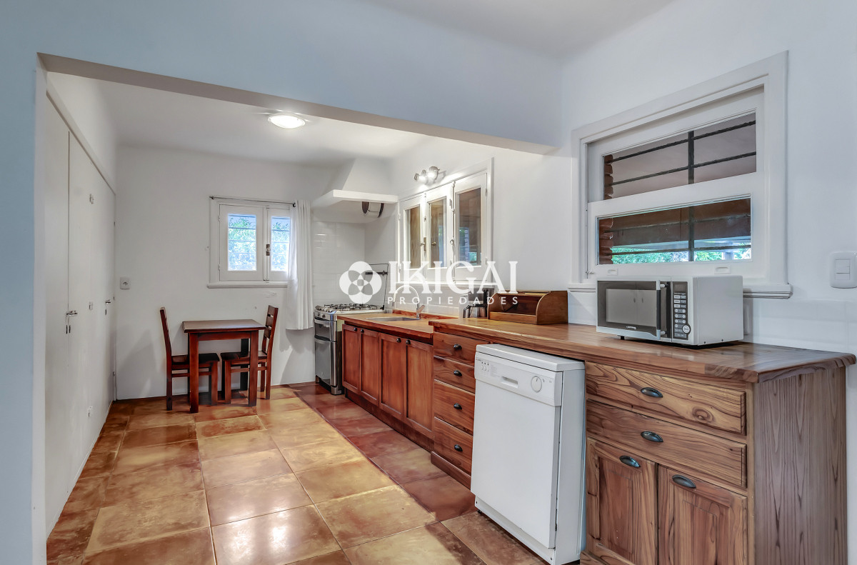 Casa ID.43 - Venta casa de 7 dormitorios y piscina en la peninsula 