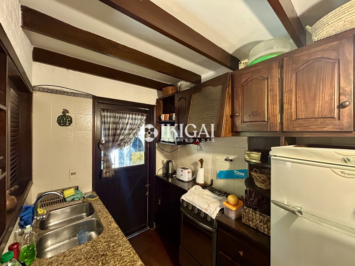 Casa ID.290 - Venta casa de 5 dormitorios y 3 baños con piscina cerca de Punta Shopping