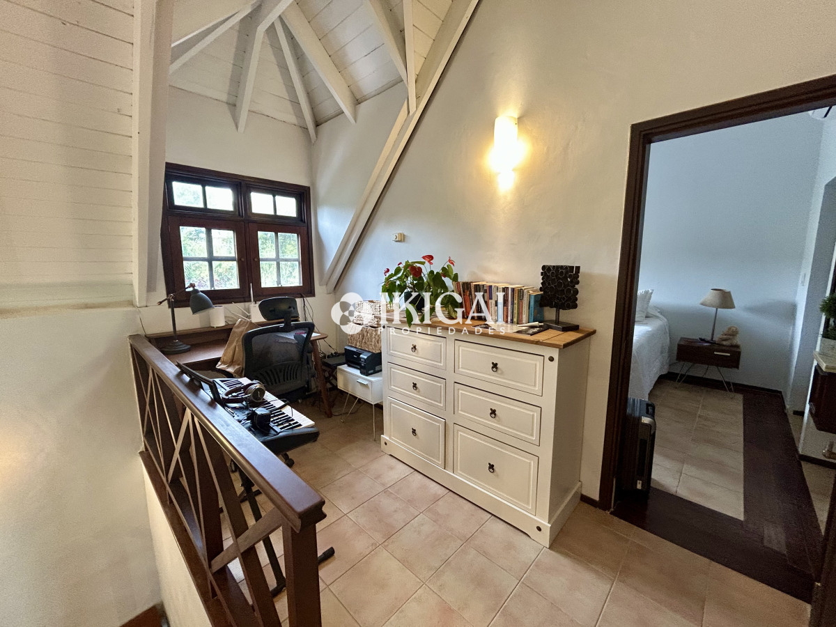 Casa ID.427 - Venta casa de 3 dormitorios y 2 baños dependencia barbacoa y piscina en rincón del indio 