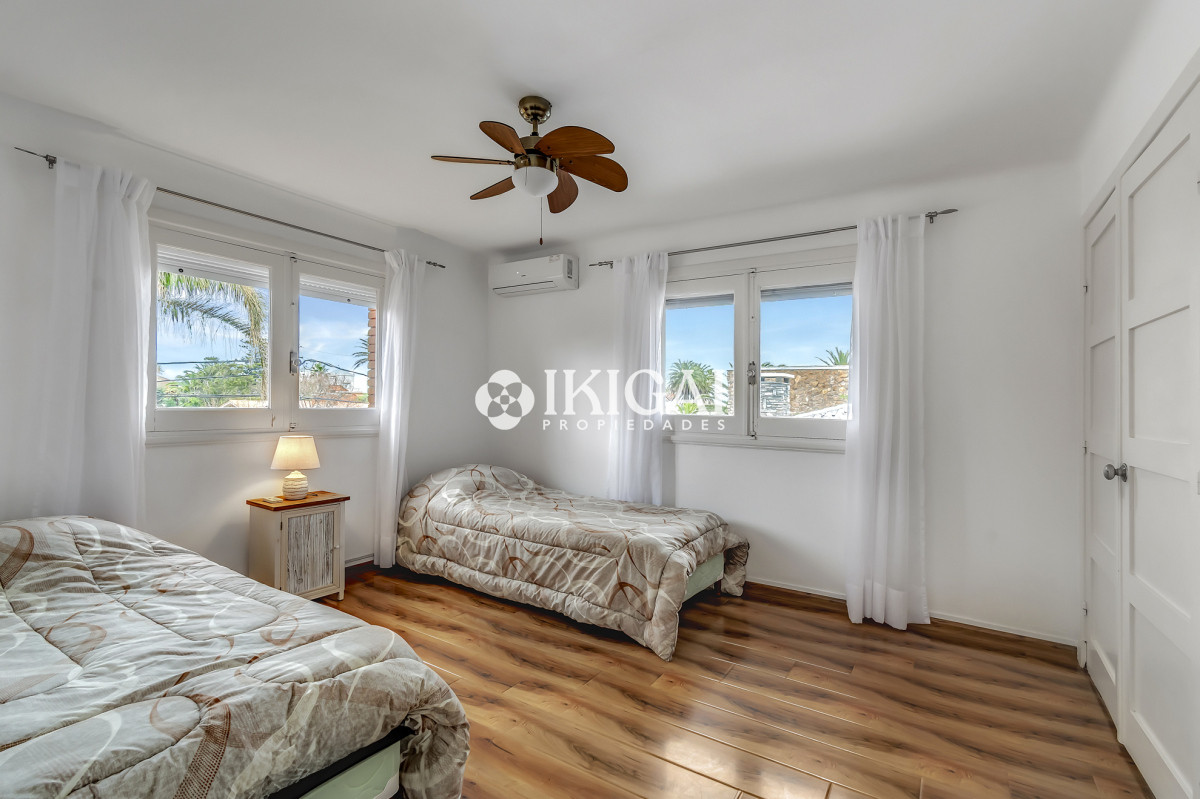 Casa ID.43 - Venta casa de 7 dormitorios y piscina en la peninsula 