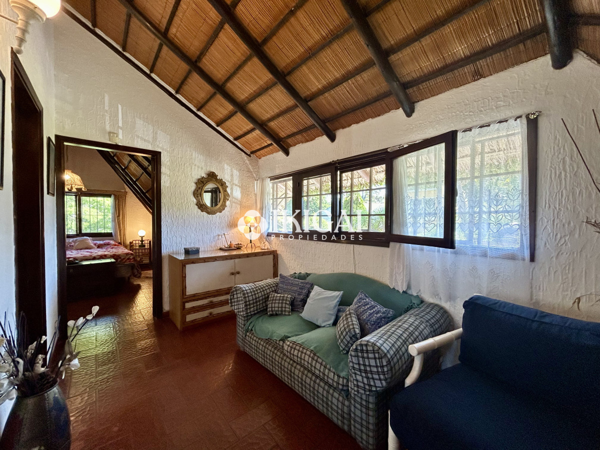 Casa ID.290 - Venta casa de 5 dormitorios y 3 baños con piscina cerca de Punta Shopping