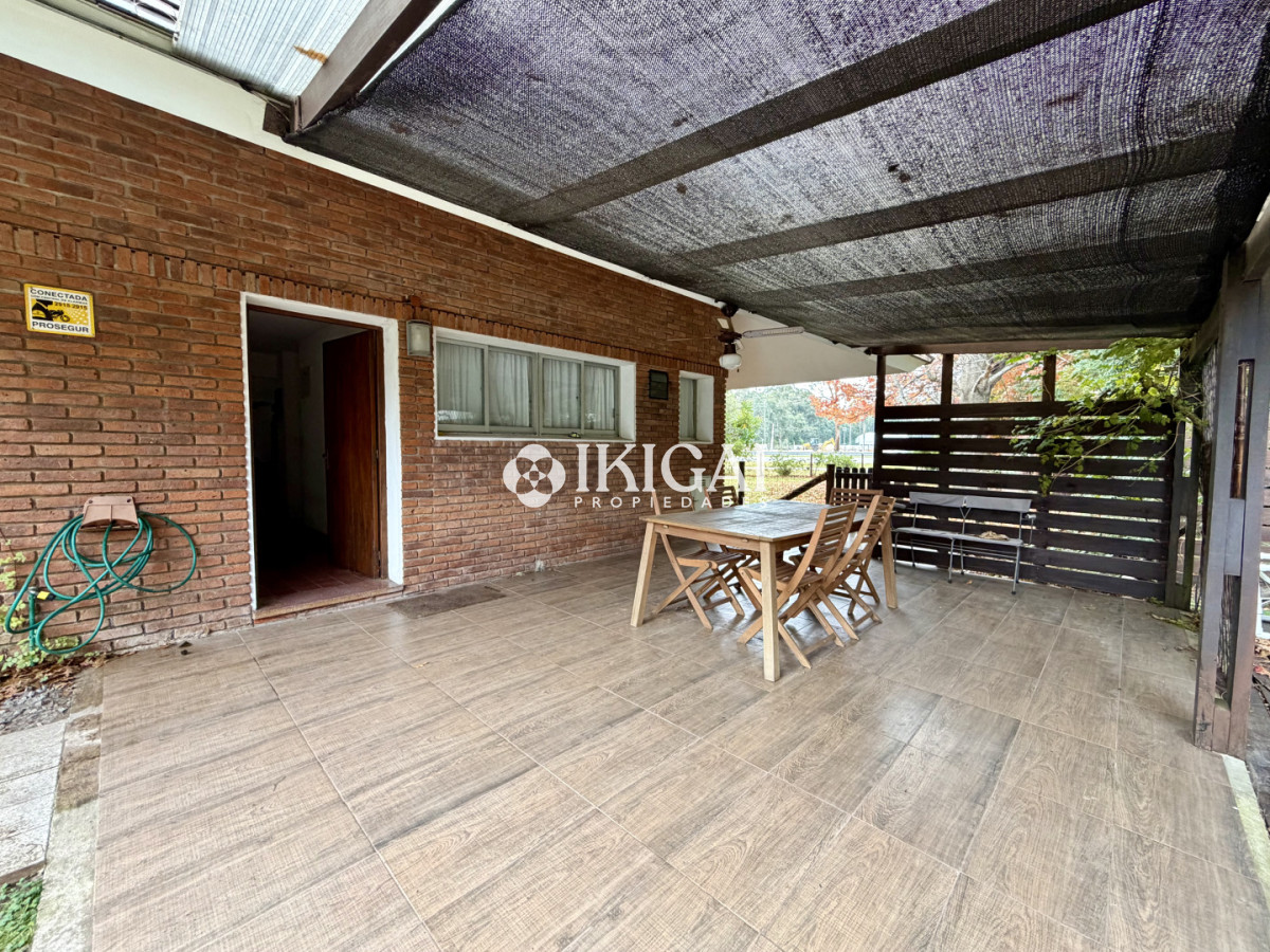 Casa ID.1147 - VENTA DE CASA EN PUNTA BALLENA 7 DORMITORIOS Y 5 BAÑOS, 