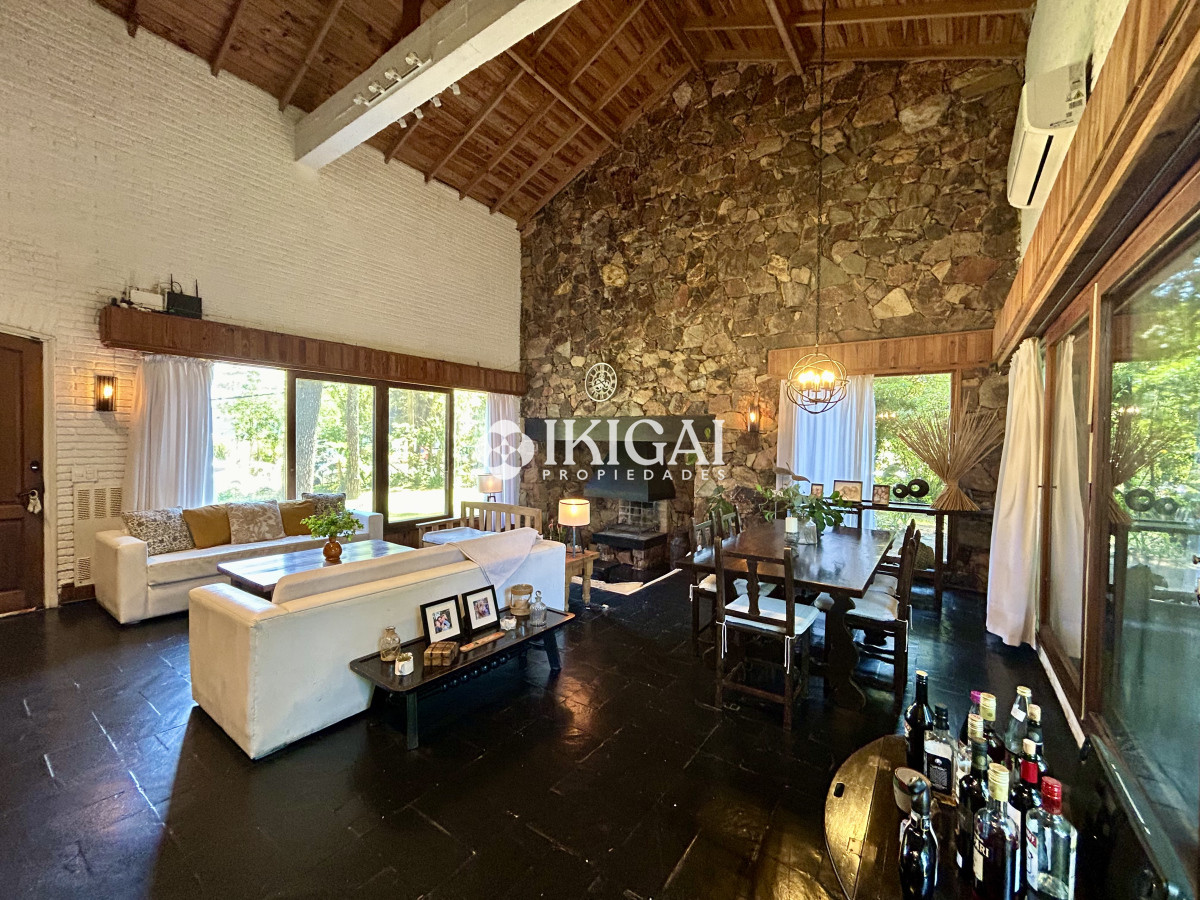 Casa ID.126 - VENTA DE CASA DE 3 DORMITORIOS Y 2 BAÑOS, CANTEGRIL PUNTA DEL ESTE 