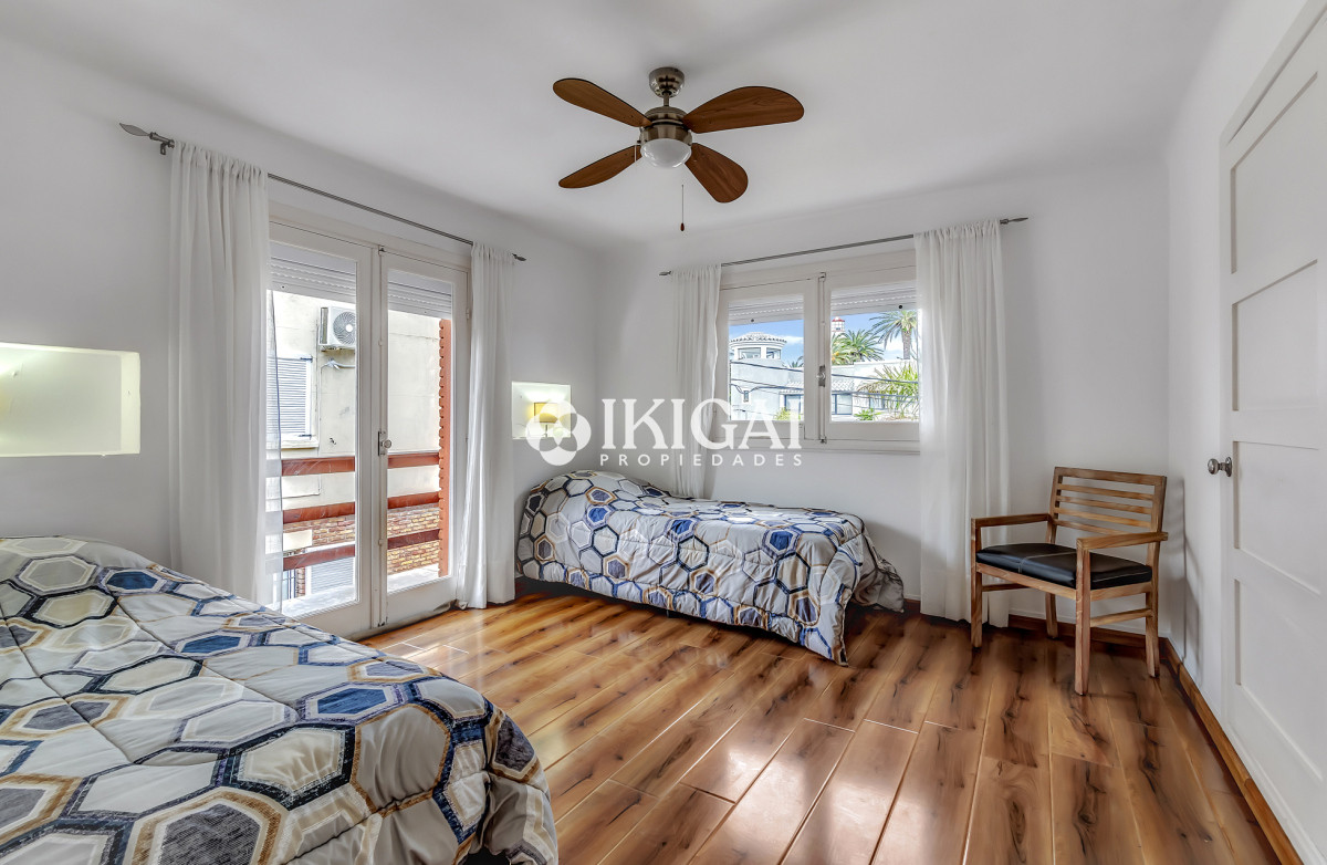 Casa ID.43 - Venta casa de 7 dormitorios y piscina en la peninsula 