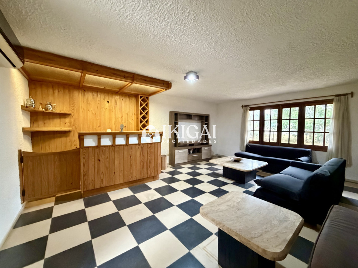 Casa ID.1147 - VENTA DE CASA EN PUNTA BALLENA 7 DORMITORIOS Y 5 BAÑOS, 