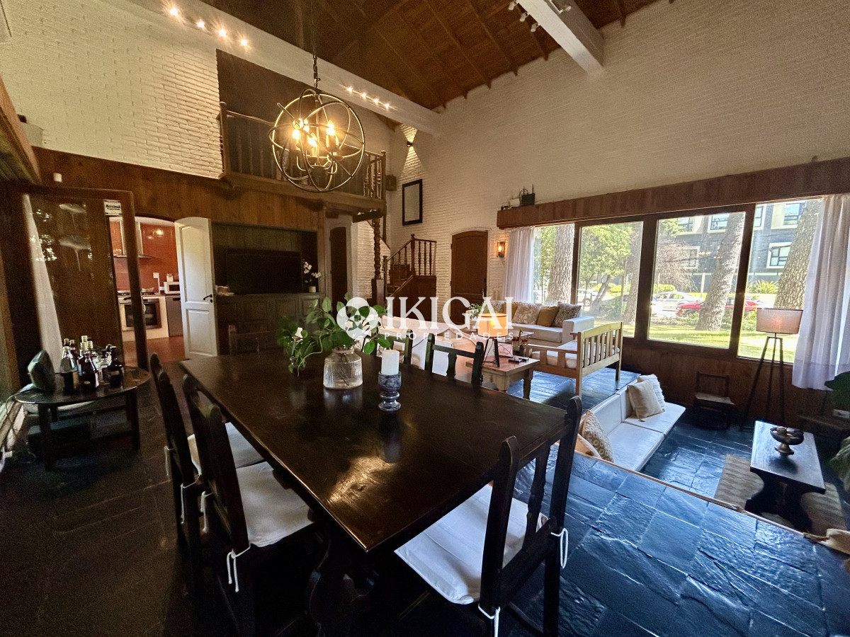 Casa ID.126 - VENTA DE CASA DE 3 DORMITORIOS Y 2 BAÑOS, CANTEGRIL PUNTA DEL ESTE 