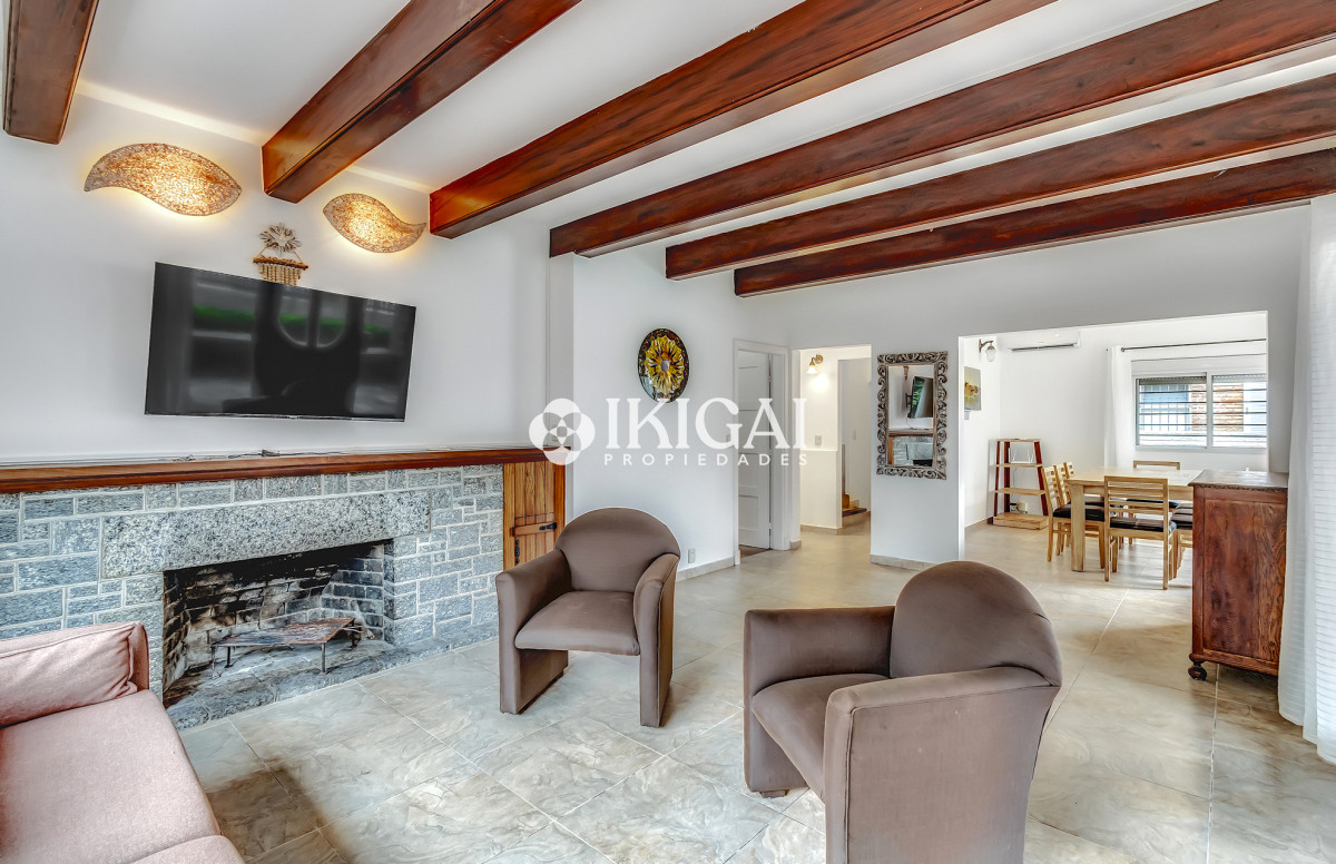 Casa ID.43 - Venta casa de 7 dormitorios y piscina en la peninsula 