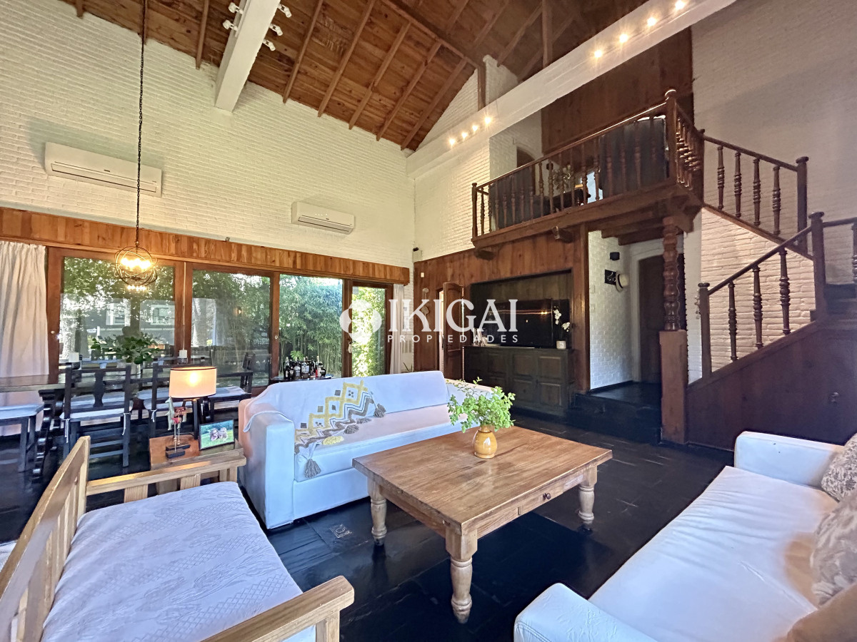 Casa ID.126 - VENTA DE CASA DE 3 DORMITORIOS Y 2 BAÑOS, CANTEGRIL PUNTA DEL ESTE 