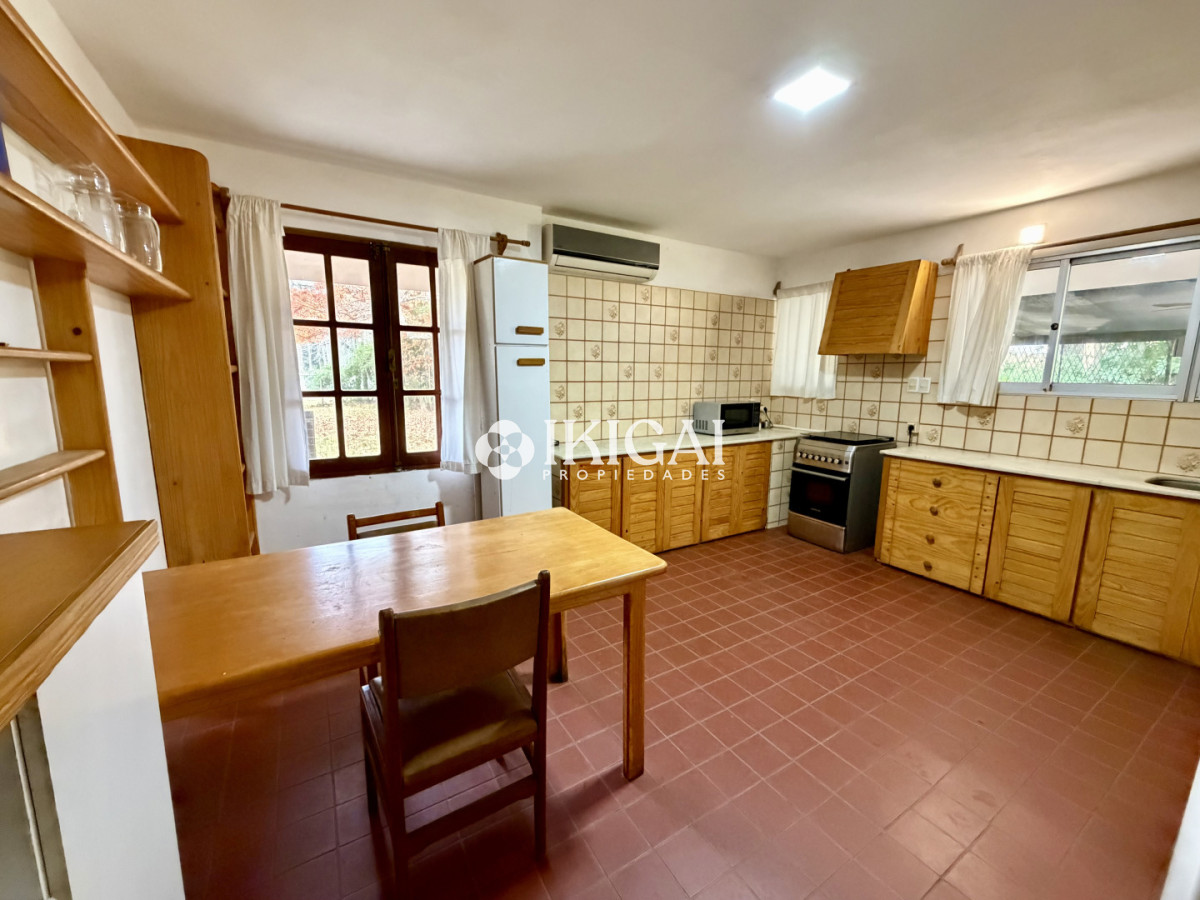 Casa ID.1147 - VENTA DE CASA EN PUNTA BALLENA 7 DORMITORIOS Y 5 BAÑOS, 