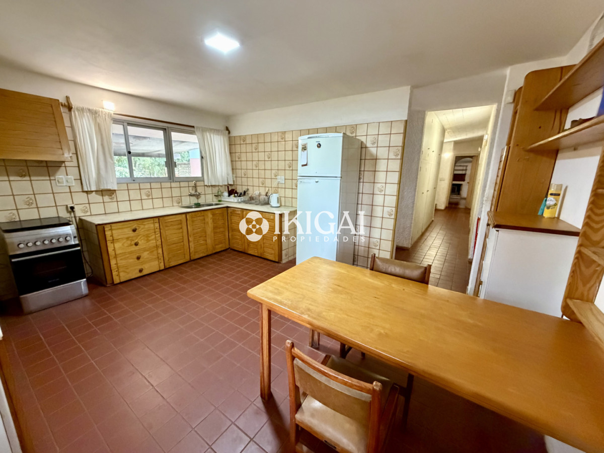 Casa ID.1147 - VENTA DE CASA EN PUNTA BALLENA 7 DORMITORIOS Y 5 BAÑOS, 