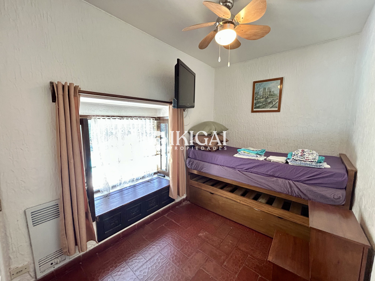 Casa ID.290 - Venta casa de 5 dormitorios y 3 baños con piscina cerca de Punta Shopping