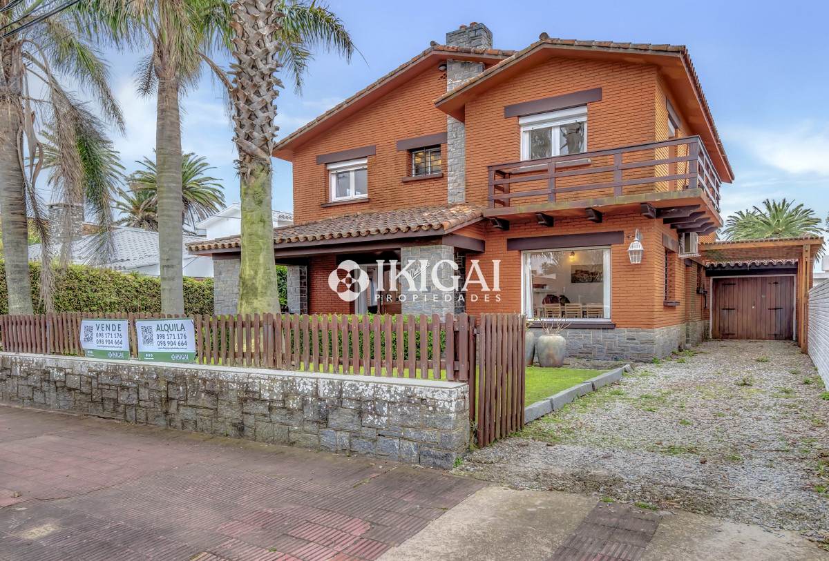 Casa ID.43 - Venta casa de 7 dormitorios y piscina en la peninsula 