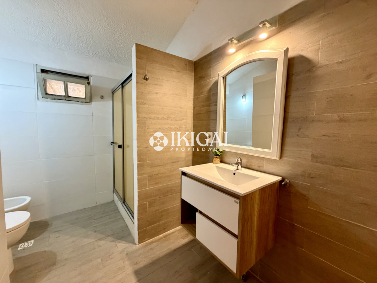 Casa ID.1147 - VENTA DE CASA EN PUNTA BALLENA 7 DORMITORIOS Y 5 BAÑOS, 