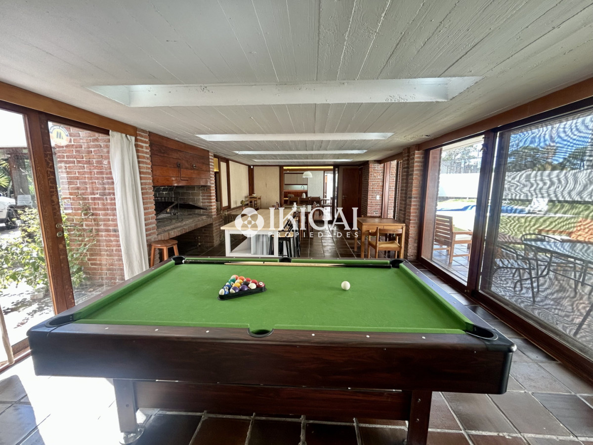 Casa ID.1042 - Venta casa en Cantegril con 4 dormitorios y 3 baños en Cantegril 