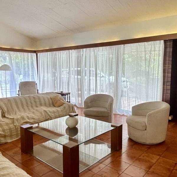 Venta casa en Cantegril con 4 dormitorios y 3 baños en Cantegril 