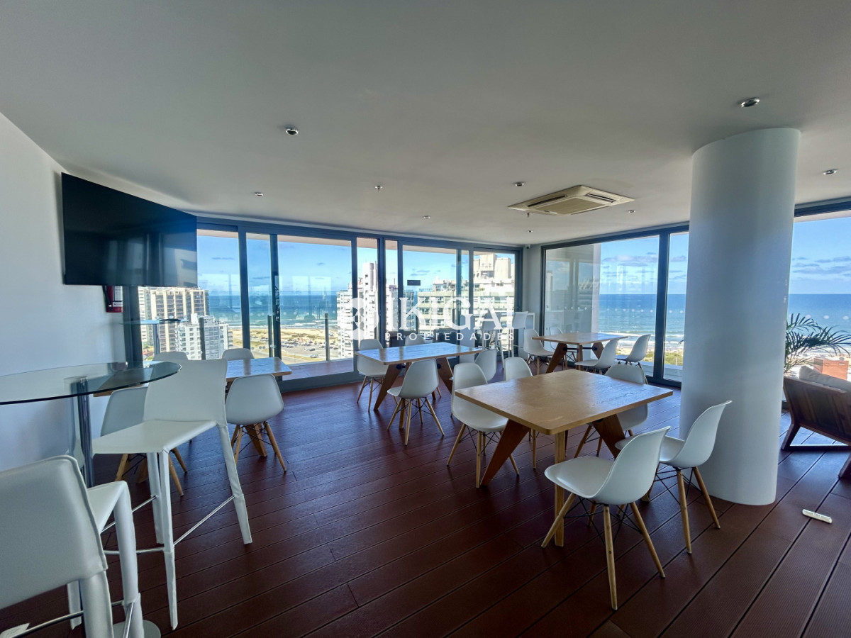 Apartamento ID.984 - Venta apartamento de 2 dormitorios, 3 baños y doble garage en brava.