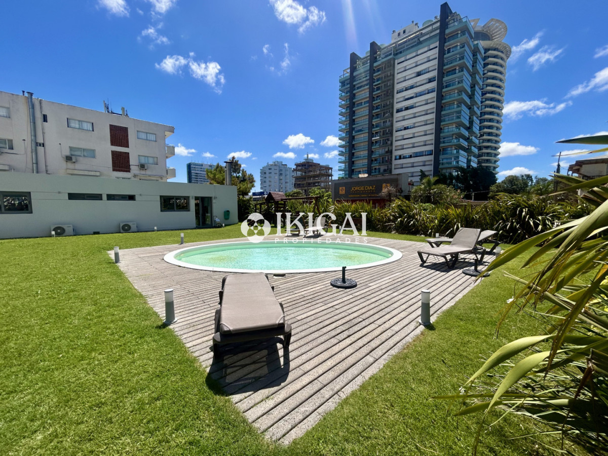 Apartamento ID.984 - Venta apartamento de 2 dormitorios, 3 baños y doble garage en brava.