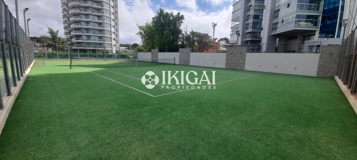 Apartamento ID.136 - VENTA DE APARTAMENTO DE 2 DORMITORIOS Y 2 BAÑOS ( 1 SUITE) PLAYA MANSA, PUNTA DEL ESTE 