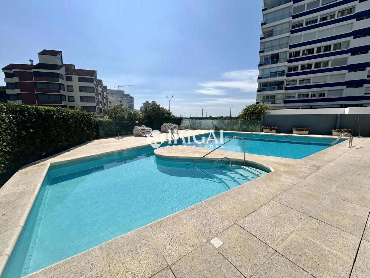 Apartamento ID.437 - VENTA DE APARTAMENTO 2 DORMITORIOS Y 2 BAÑOS(1 SUITE) PLAYA BRAVA, PUNTA DEL ESTE 