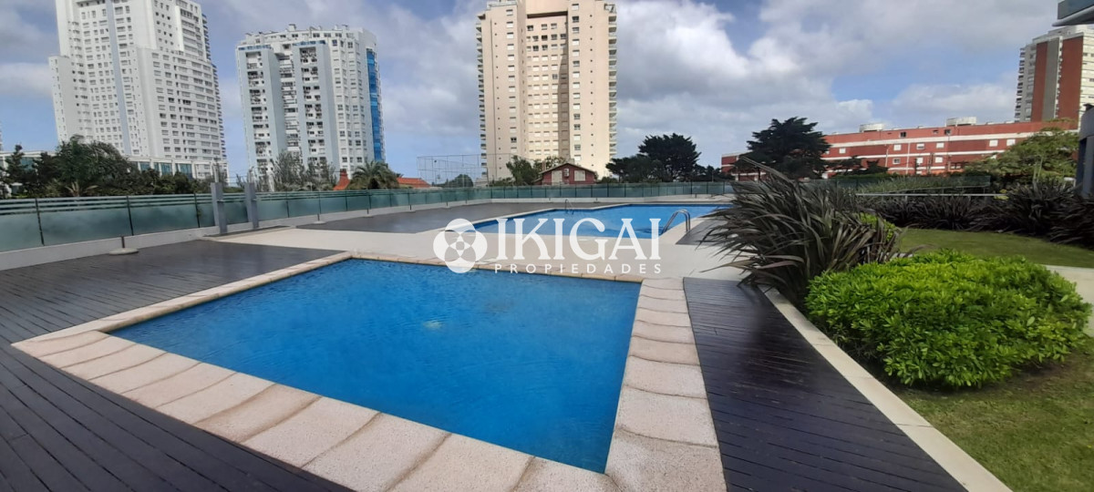 Apartamento ID.136 - VENTA DE APARTAMENTO DE 2 DORMITORIOS Y 2 BAÑOS ( 1 SUITE) PLAYA MANSA, PUNTA DEL ESTE 