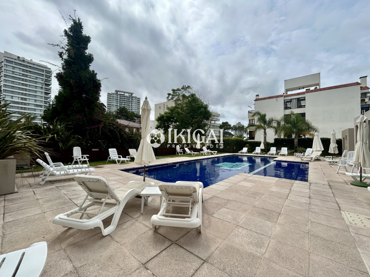 Apartamento ID.400 - VENTA DE APARTAMENTO DE 2 DORMITORIOS Y 2 BAÑOS, AYDI GRILL PUNTA DEL ESTE 