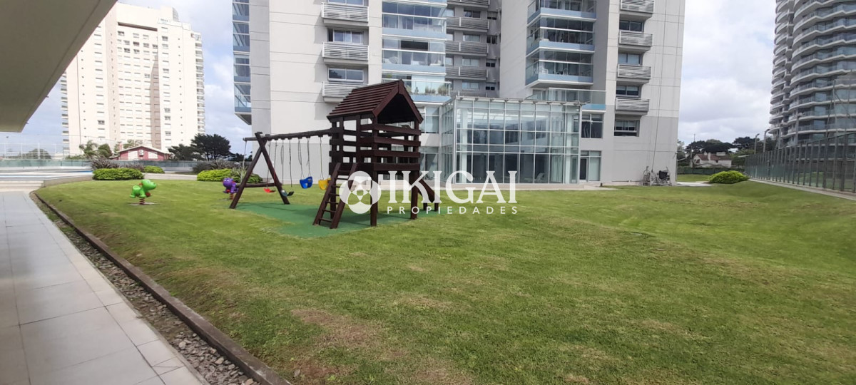 Apartamento ID.136 - VENTA DE APARTAMENTO DE 2 DORMITORIOS Y 2 BAÑOS ( 1 SUITE) PLAYA MANSA, PUNTA DEL ESTE 