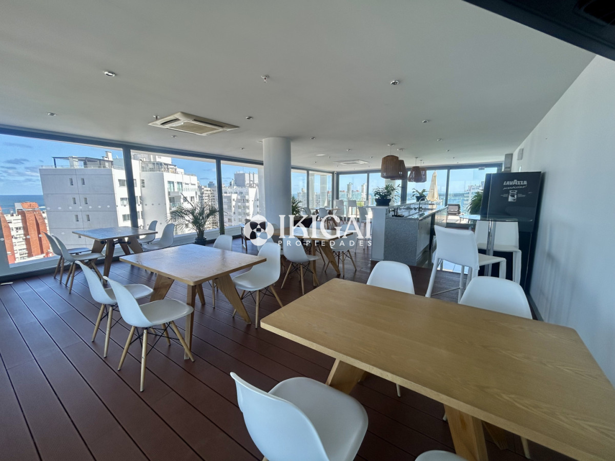 Apartamento ID.984 - Venta apartamento de 2 dormitorios, 3 baños y doble garage en brava.