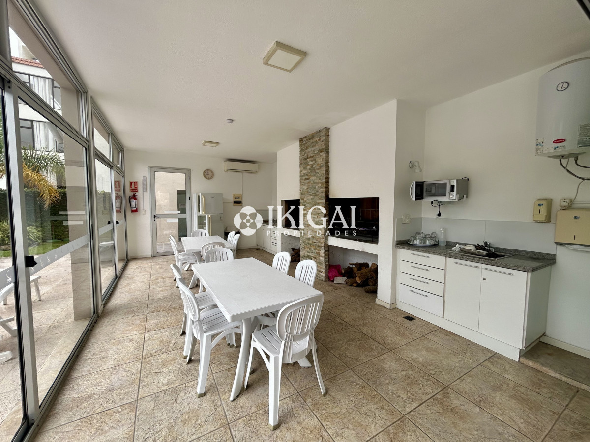 Apartamento ID.400 - VENTA DE APARTAMENTO DE 2 DORMITORIOS Y 2 BAÑOS, AYDI GRILL PUNTA DEL ESTE 