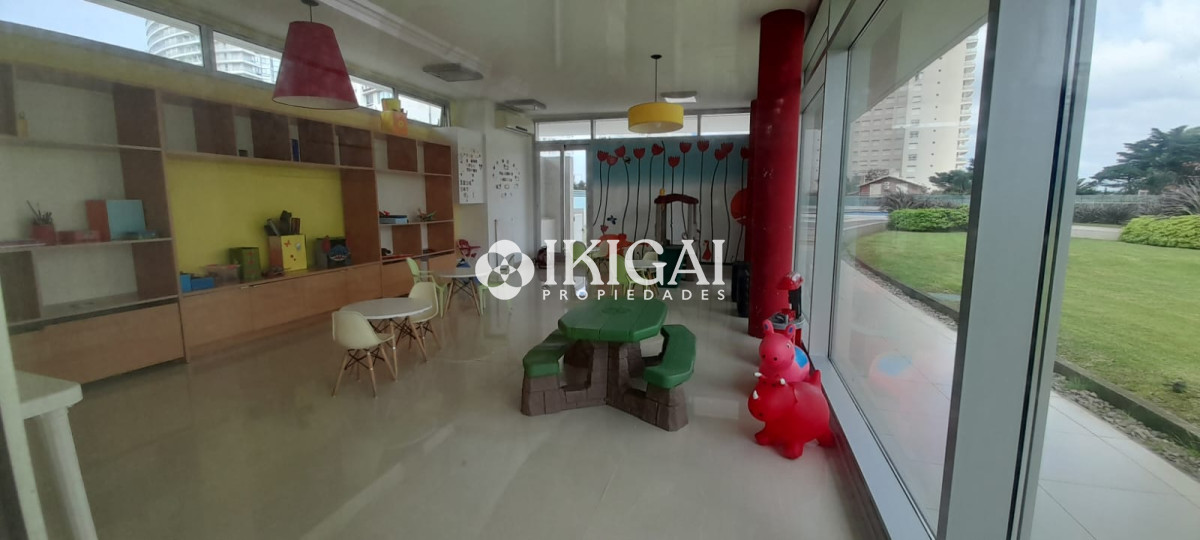 Apartamento ID.136 - VENTA DE APARTAMENTO DE 2 DORMITORIOS Y 2 BAÑOS ( 1 SUITE) PLAYA MANSA, PUNTA DEL ESTE 